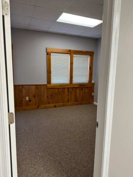 Building Photo - 150 Lighthouse Ln