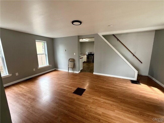 Building Photo - 732 Leray St