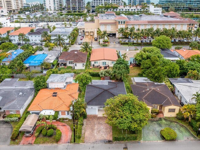 Building Photo - 9441 Byron Ave