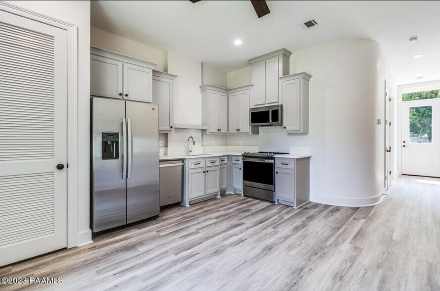 Building Photo - 114 S Jefferson St