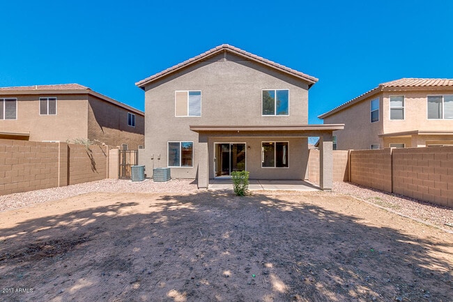 Building Photo - 4BR 3 FULL BATHROOMS W/ HUGE LOFT AND LARGE MASTER