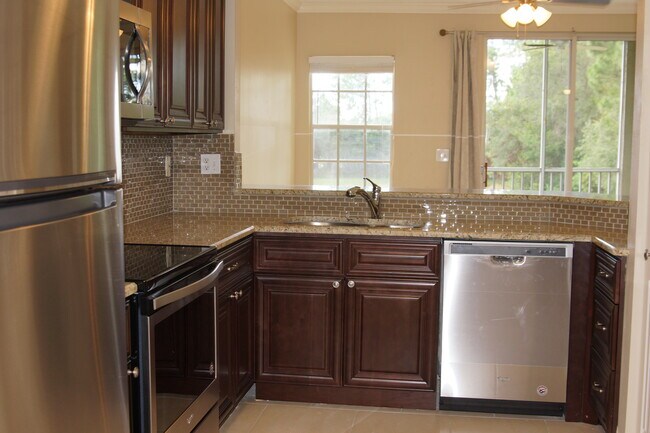 Building Photo - 5500 Bentgrass Dr