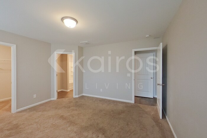 Building Photo - 102 St Phillip Wy