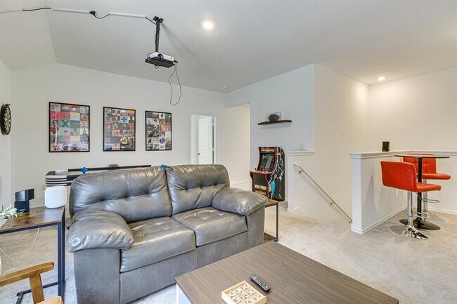 Building Photo - 10701 Steinbeck Dr