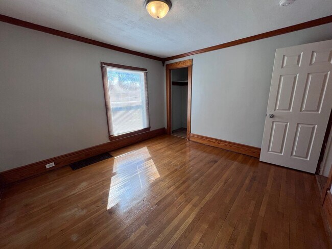 Building Photo - Updated 4-Bedroom Home!