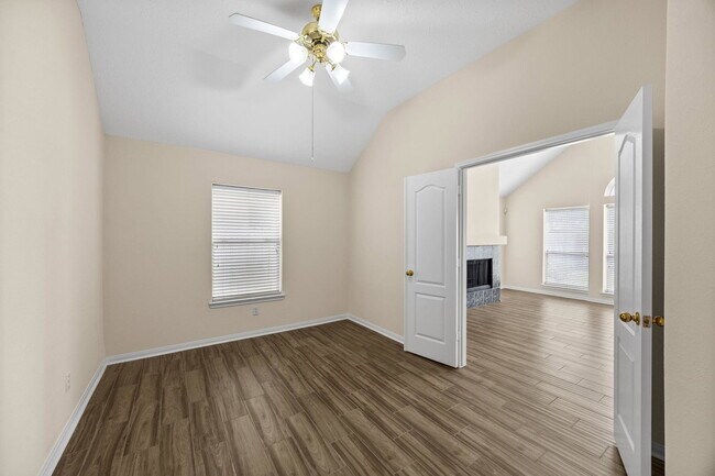Building Photo - South Marathon Way, Stafford, TX 77477 - 3 BR 2 BA single-family home