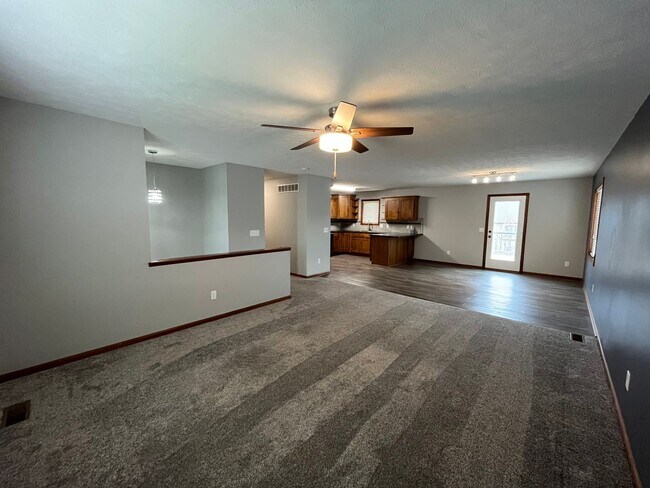 Building Photo - 7825 Yankee Woods Dr