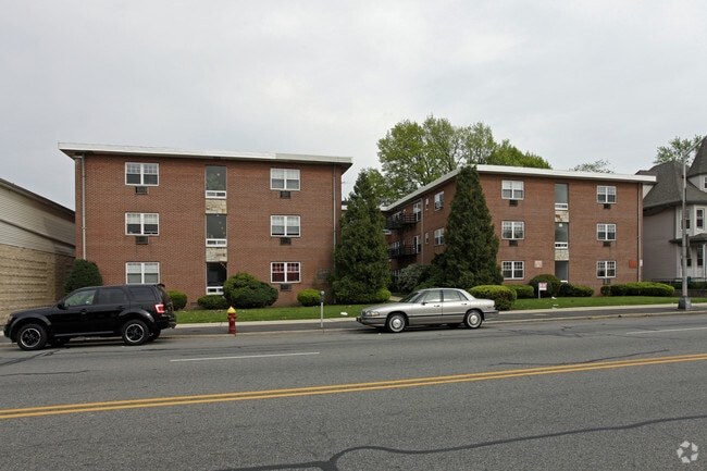 Primary Photo - DeWitt Apartments