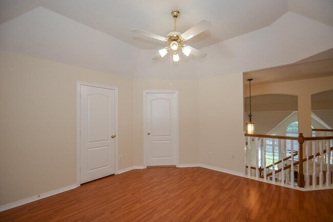 Building Photo - 910 Chinni Ct