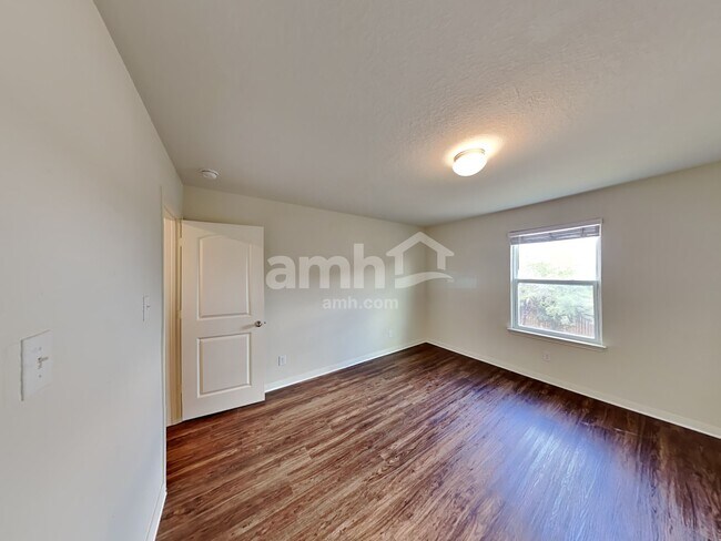 Building Photo - 7931 Bluewater Cove