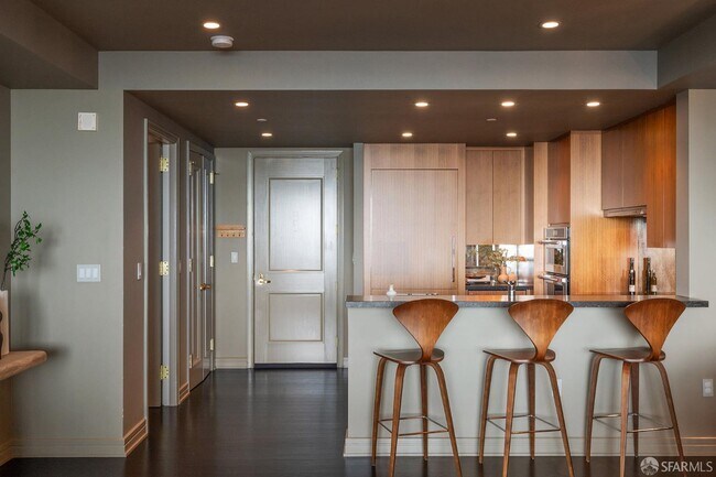 Building Photo - 765 Market St