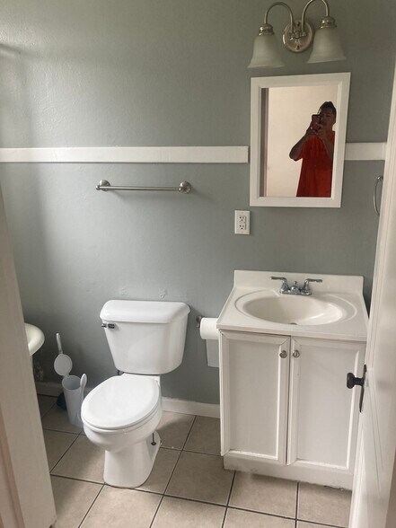 Building Photo - 4233 Meramec St