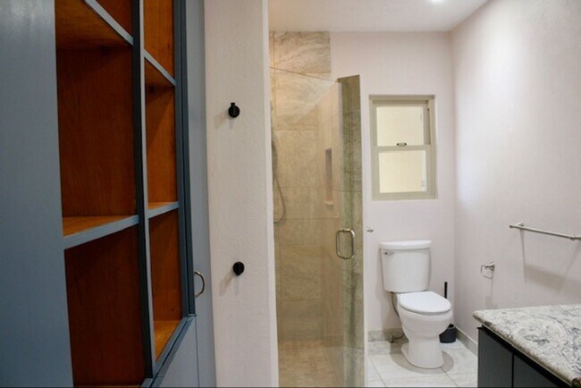 Building Photo - Gorgeous Executive Kailua Home For Rent!