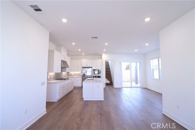 Building Photo - 273 Shoveler