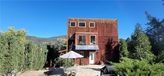 Building Photo - 1317 Pinetree Dr