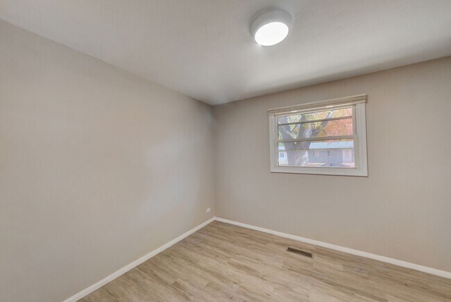 Building Photo - 1507 Thornton Dr