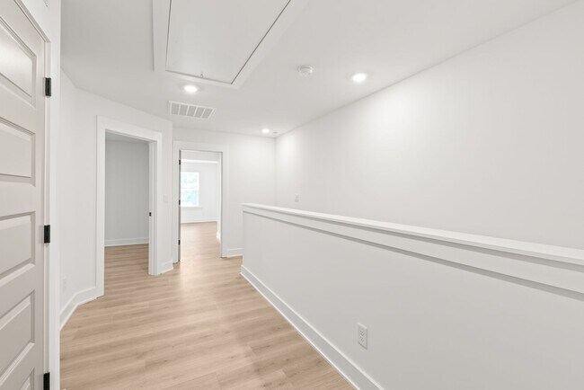 Building Photo - Stunning New Construction Townhome