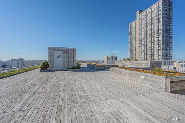 Building Photo - 3900 N Lake Shore Dr