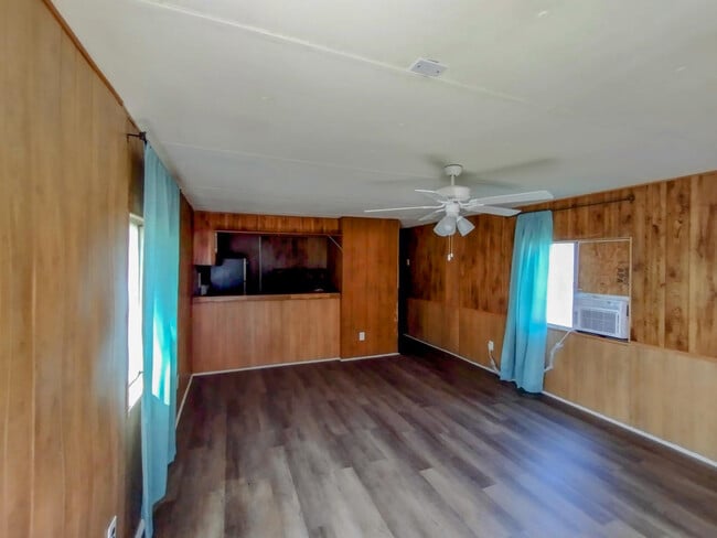 Building Photo - 115 Private Rd 3376G