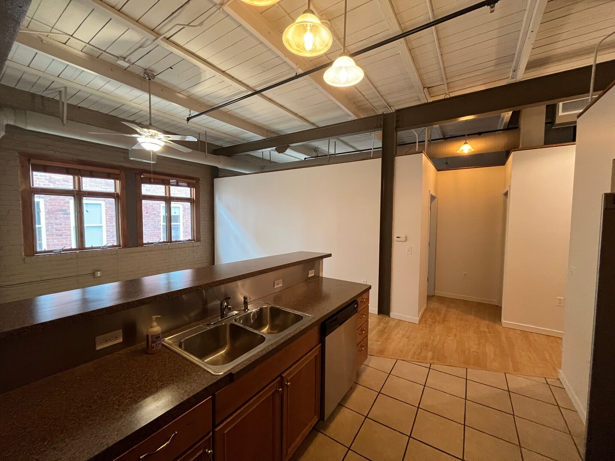 Building Photo - 1114 S Washington Ave