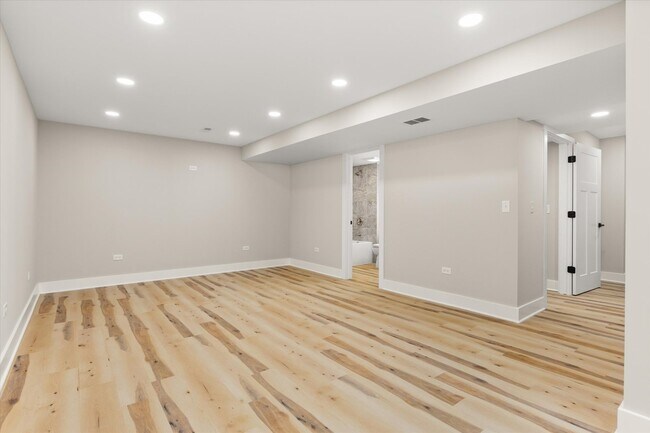 Building Photo - 110 Kevin Dr