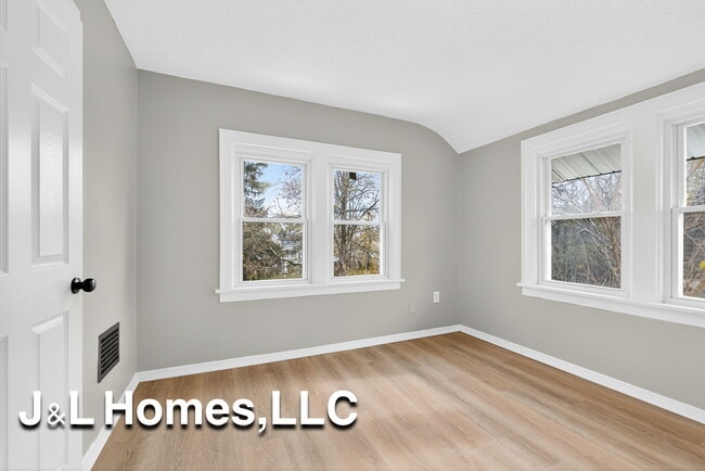 Building Photo - 888 Miller Ave