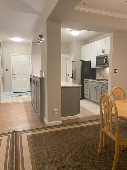 Building Photo - 46628 Drysdale Ter