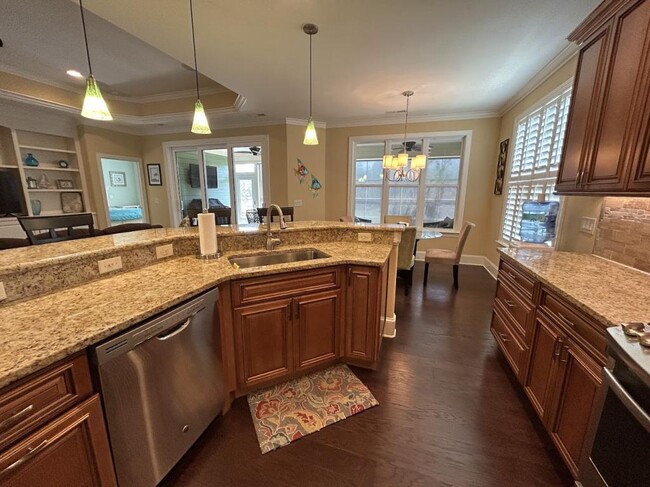 Building Photo - 2345 Azalea Pointe NE