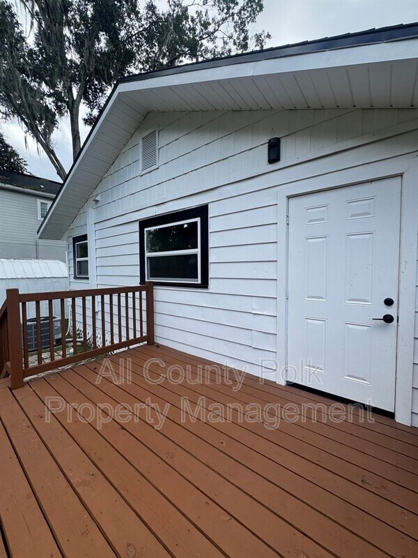 Building Photo - 1441 Dann St