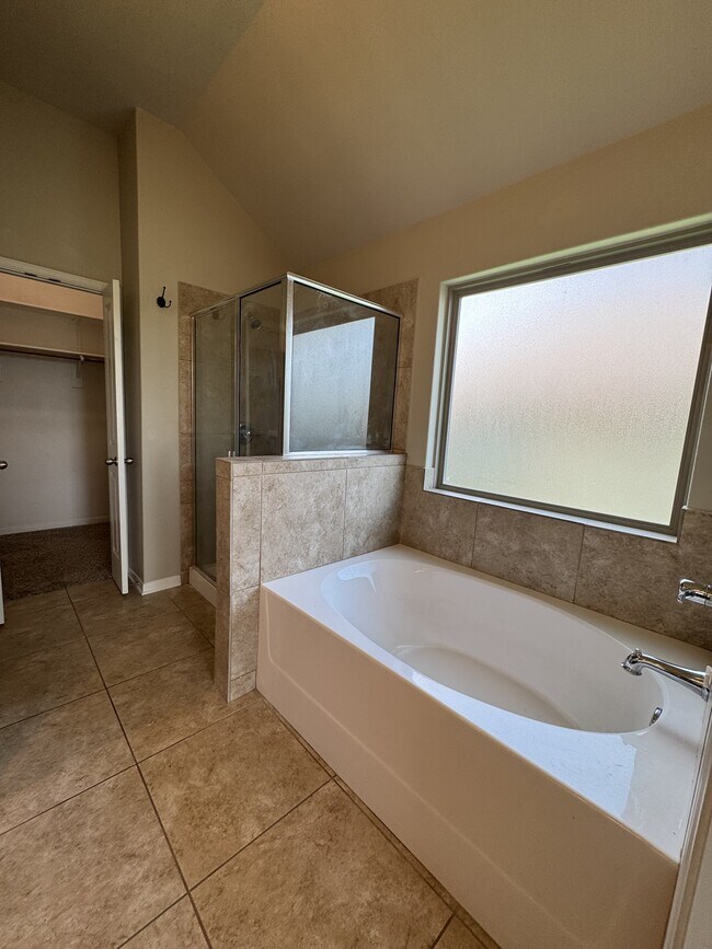 Building Photo - 5611 Markham Dr