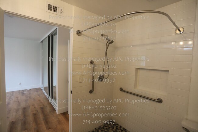 Building Photo - 829 N Elmwood St