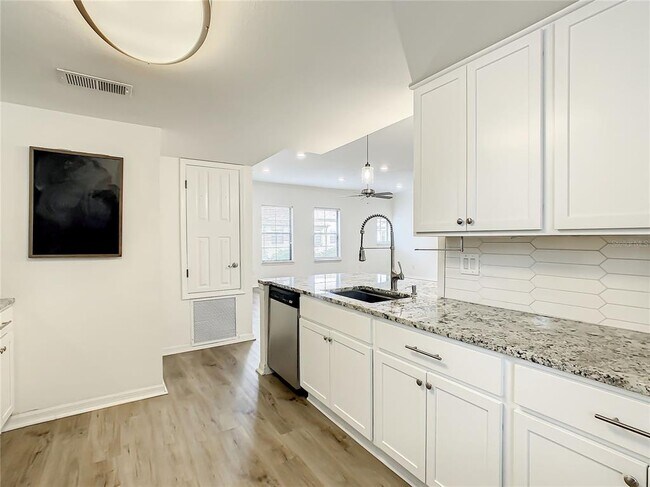 Building Photo - 1001 Via Santae Ln