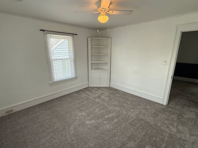 Building Photo - For Rent: Spacious 4-Bedroom Home in Moline, IL – $1,750/month