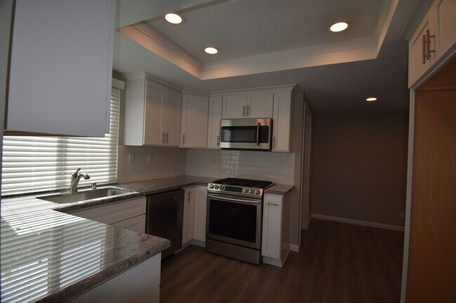 Building Photo - 301 Willowwood Ct