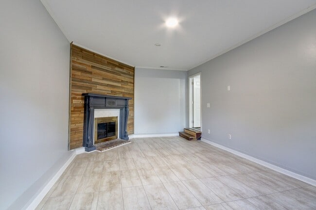 Building Photo - Three Bedroom Home for Rent with Two Bonus Areas!!!