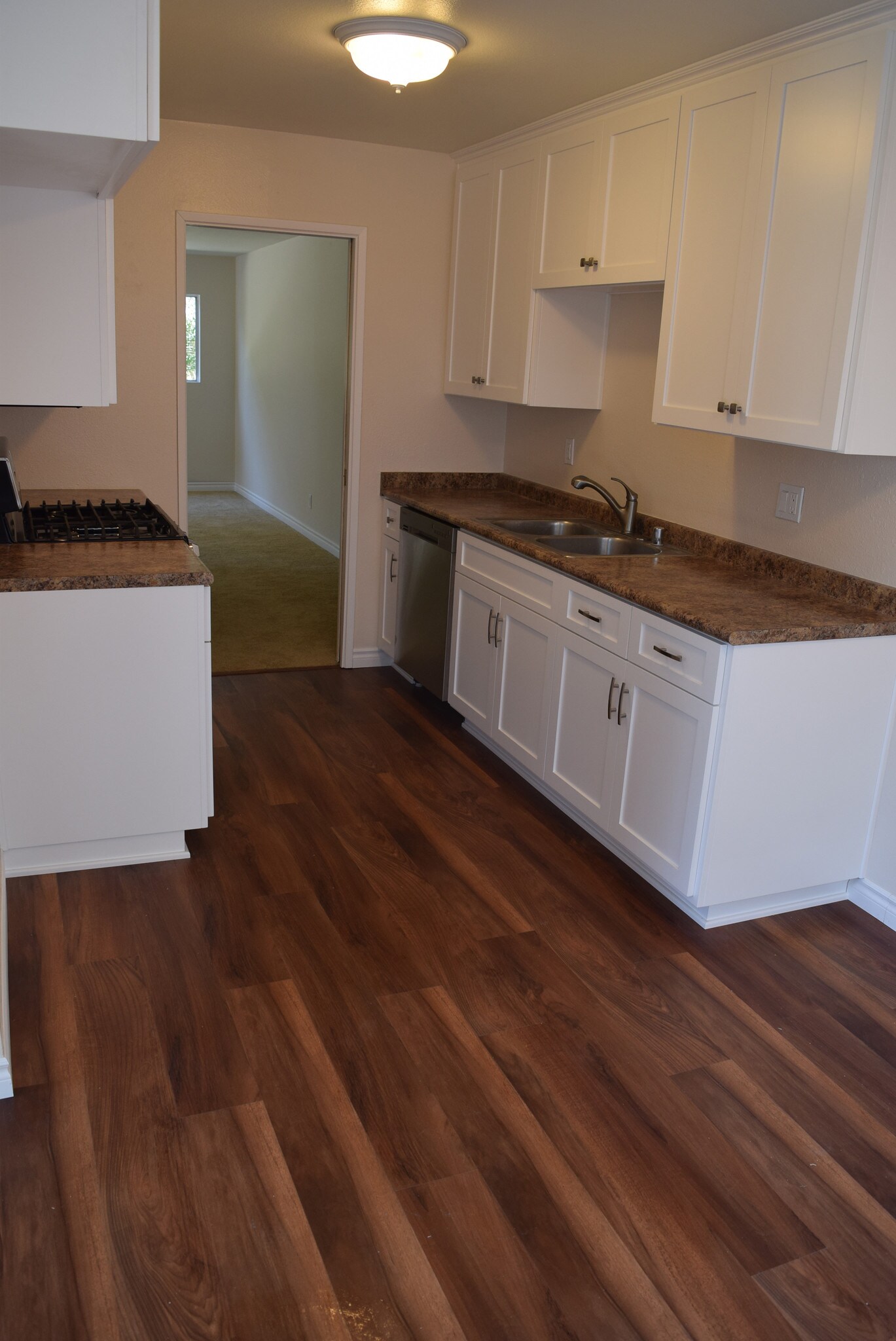 KITCHEN - 16042 Waikiki Ln
