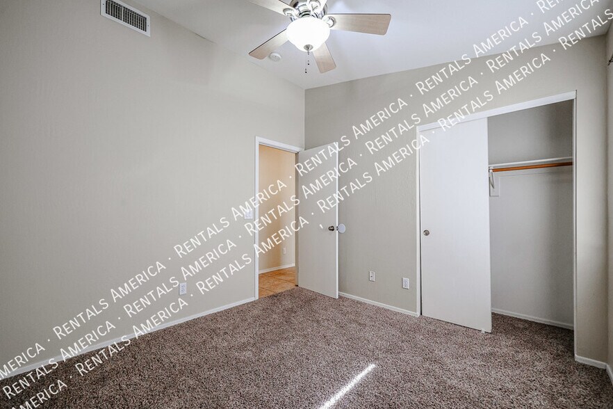 Building Photo - 13593 W Desert Flower Dr