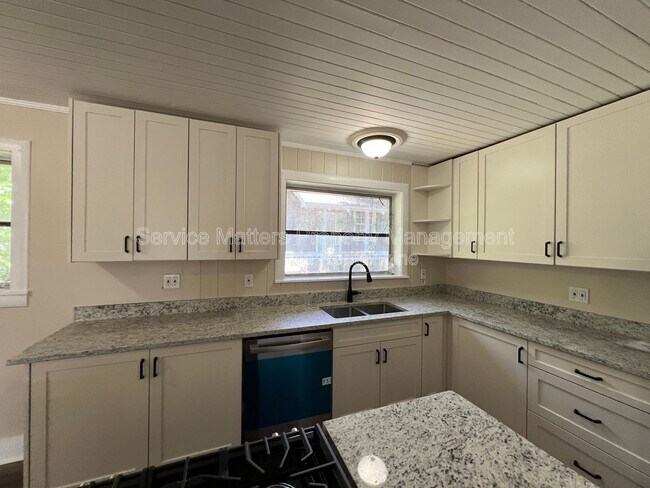 Building Photo - 1922 W Gregory St