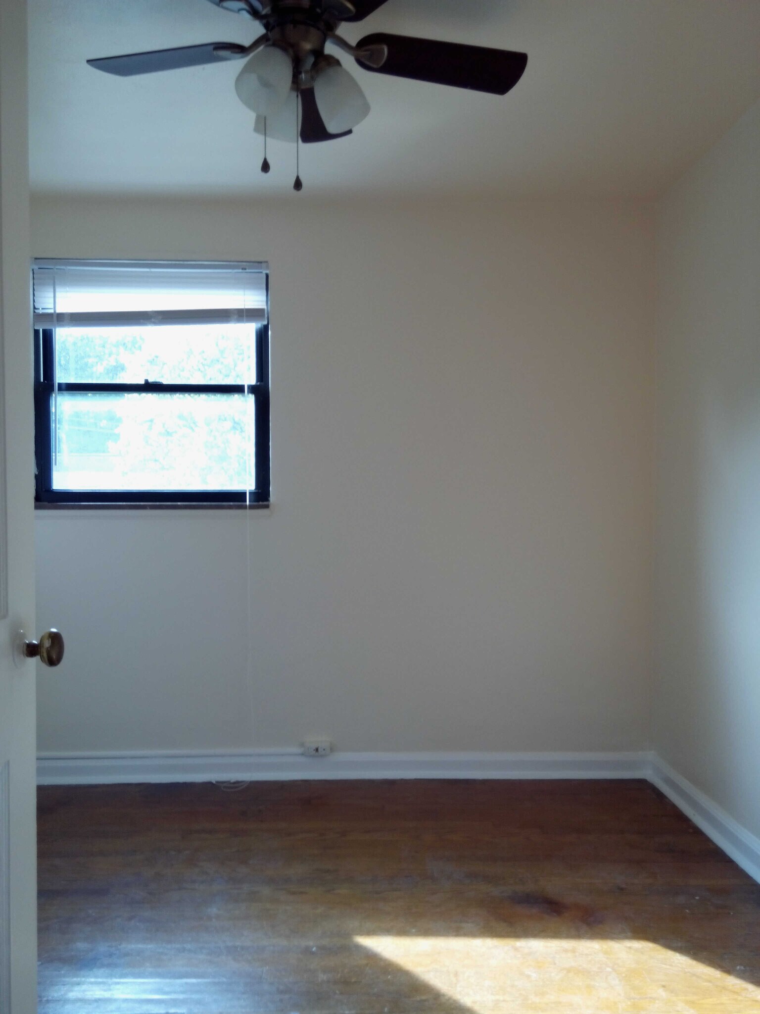 2nd bedroom - 118 Mount Lebanon Blvd