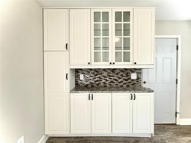 Building Photo - 5559 Turtle Lake Rd