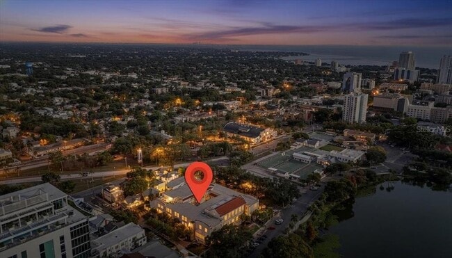 Building Photo - 701 Mirror Lake Dr N