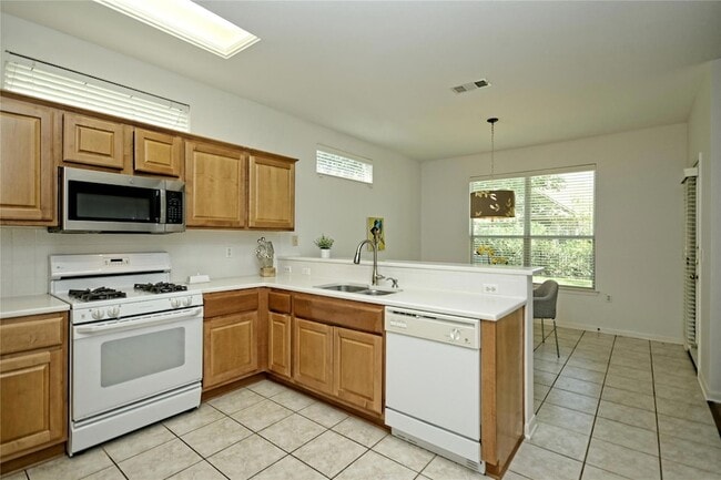 Building Photo - 112 Bluebell Dr