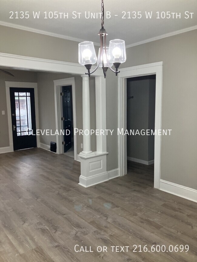 Building Photo - 2135 W 105th St