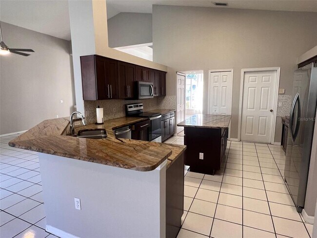 Building Photo - 1753 Kinsmere Dr