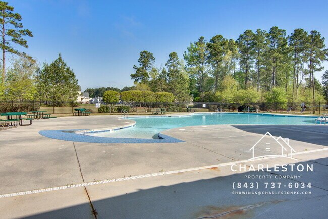 Building Photo - 200 Woodward Rd