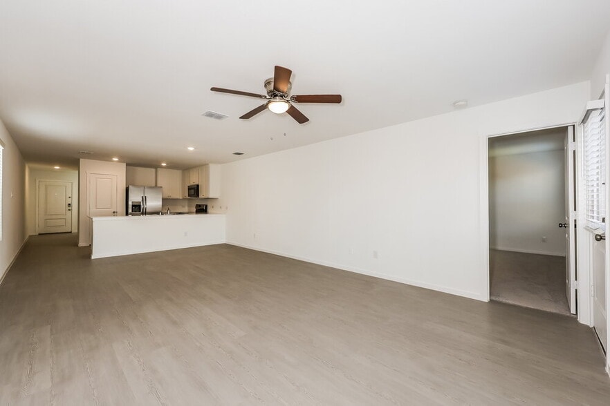 Building Photo - 110 Willow Wy