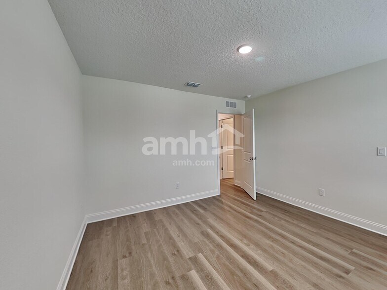 Building Photo - 11661 Bay Hl Cir
