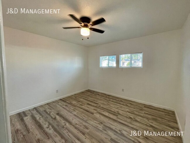 Building Photo - Gorgeous Duplex in City Heights!