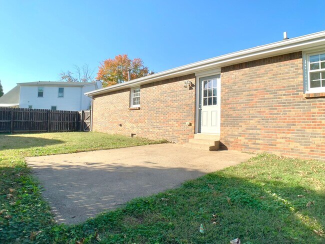 Building Photo - 102 Nuthatch Cir