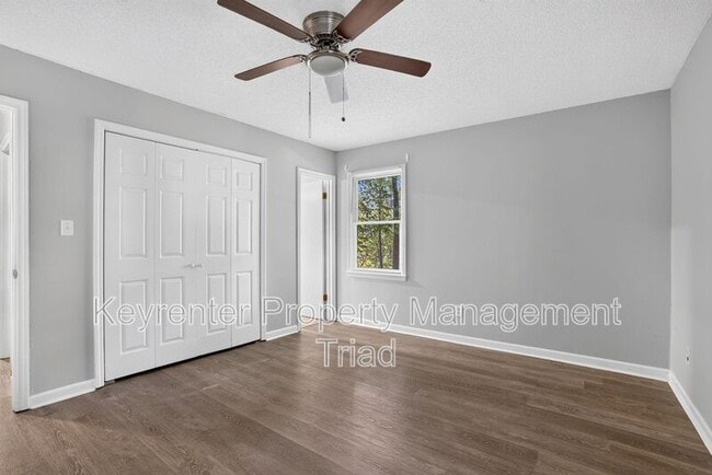 Building Photo - 151 Laura Ave